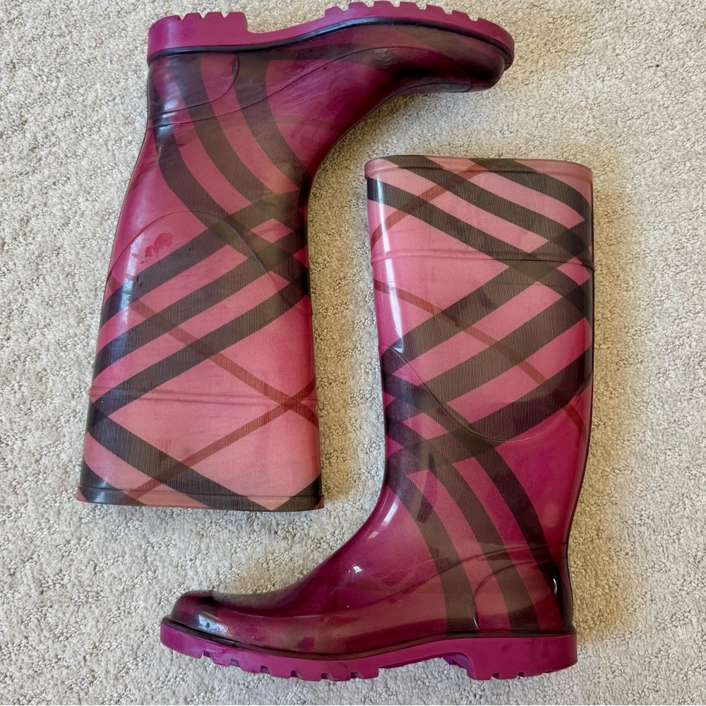 Burberry Pink Ombre Rain Boots - Picture 3 of 13